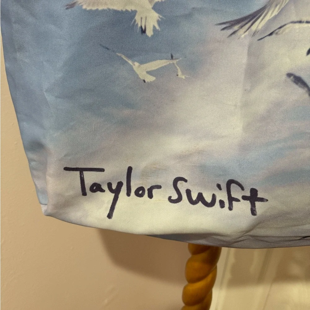 Taylor Swift 1989 Tote - Picture 8 of 9